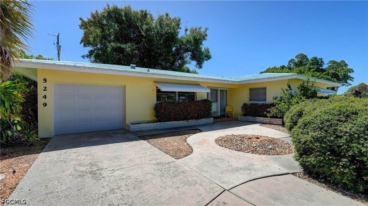 5249 Sunnybrook Court - Photo 1