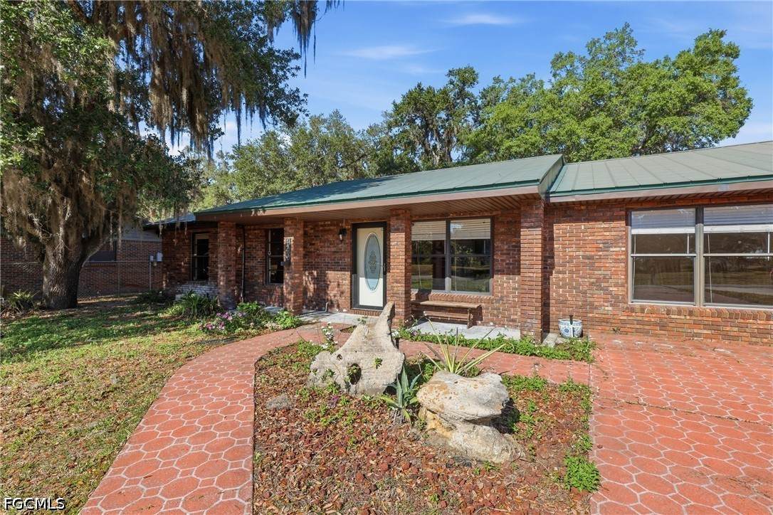 420 Grant Street - Photo 1