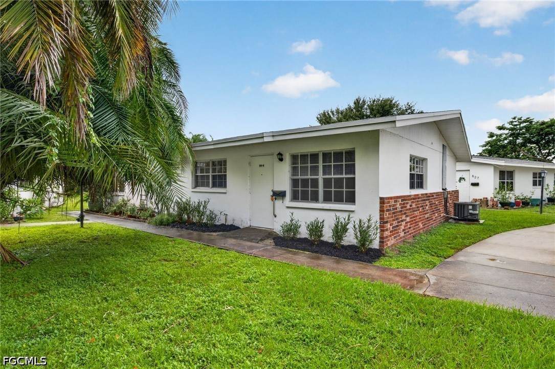 825 Courtington Lane - Photo 1