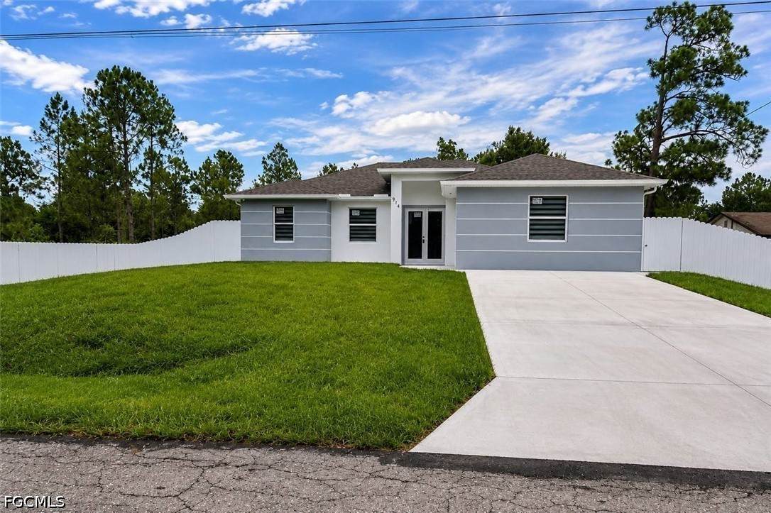 914 5th Avenue - Photo 1