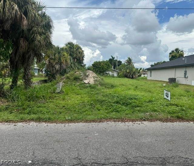 2143 Davis Street - Photo 1
