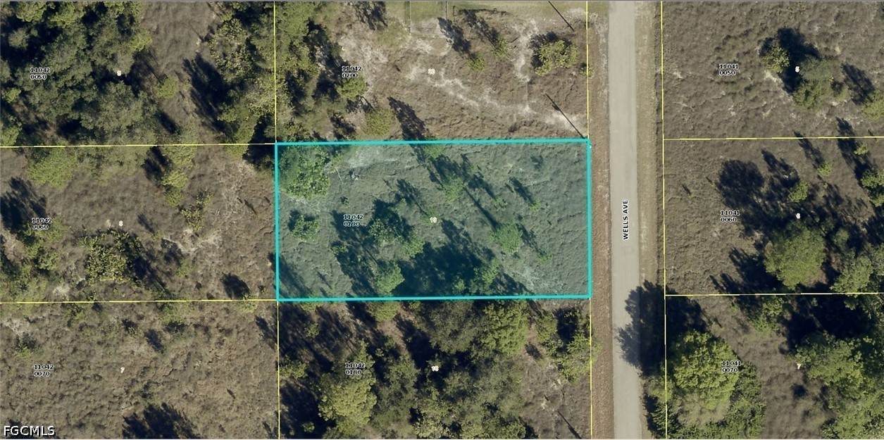 1913 Wells Avenue - Photo 1