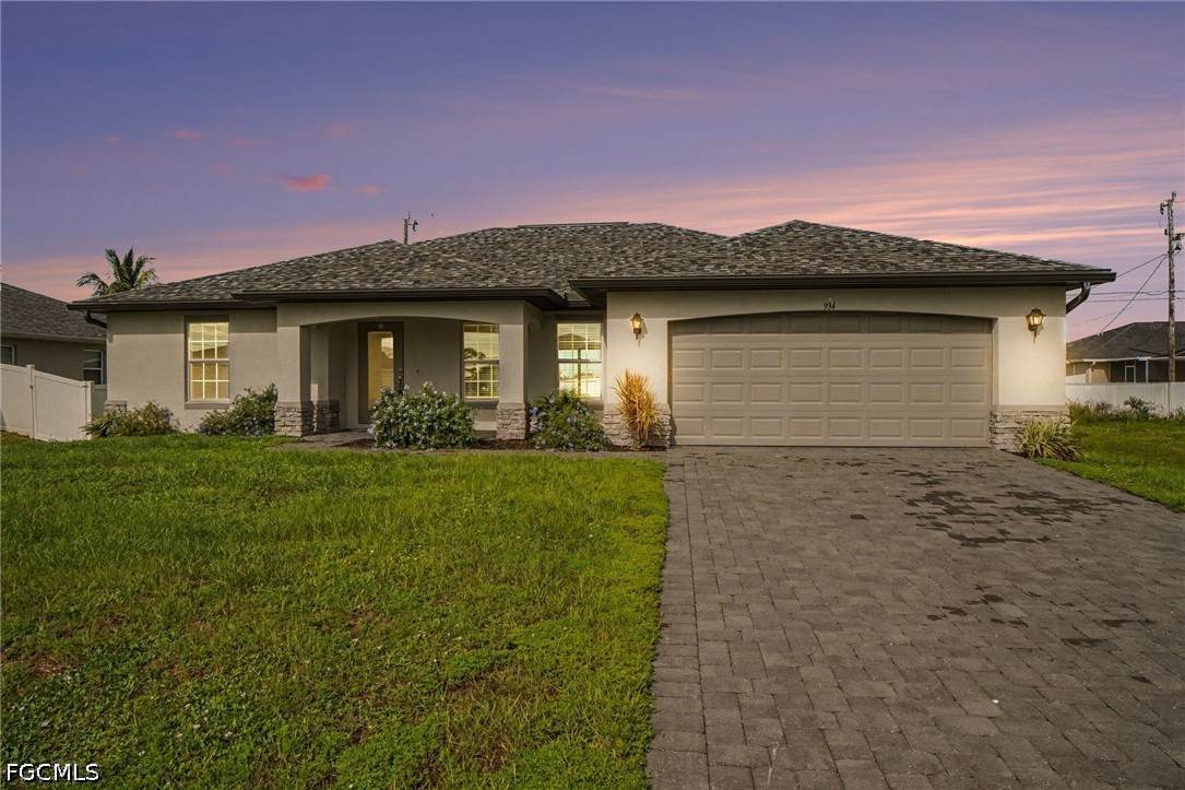 934 7th Avenue - Photo 1
