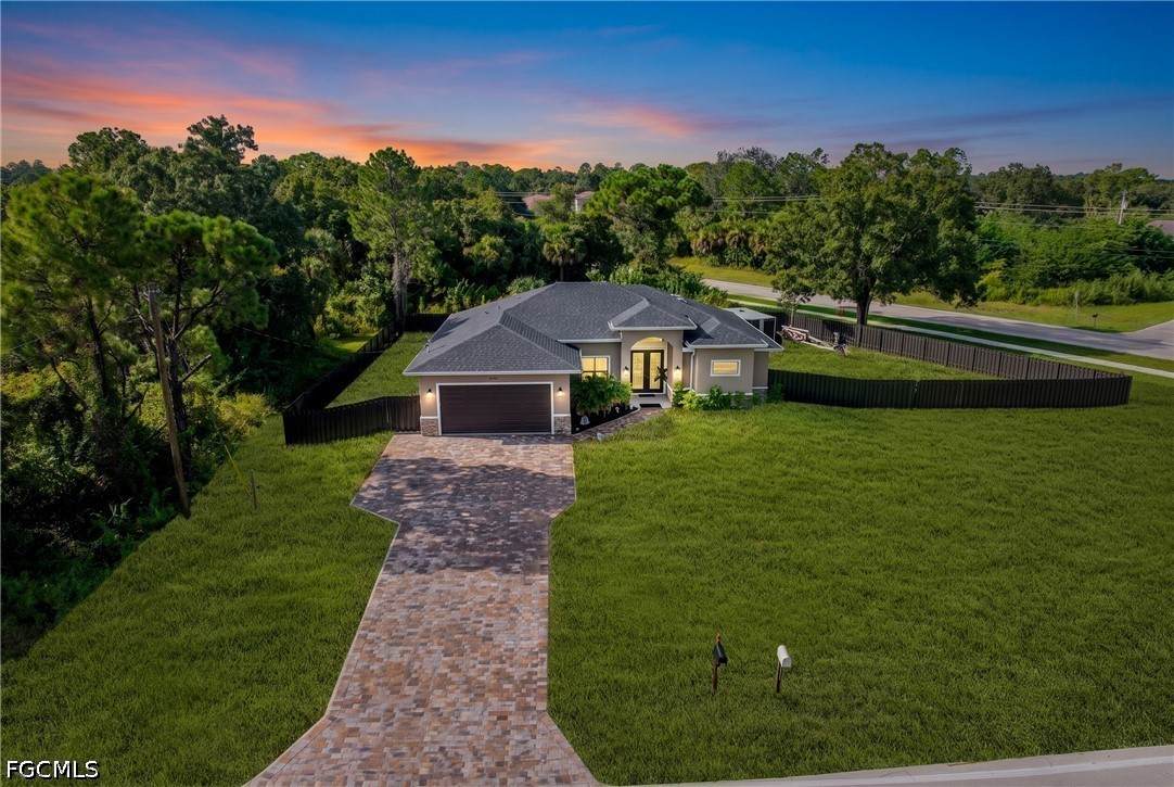 810 Sentinela Boulevard - Photo 1