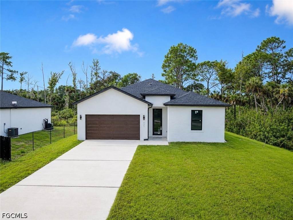 621 Greenbriar Boulevard - Photo 1
