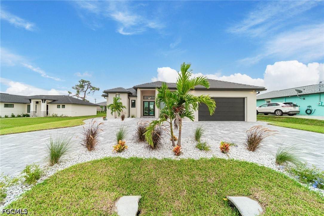 209 Chiquita Boulevard - Photo 1