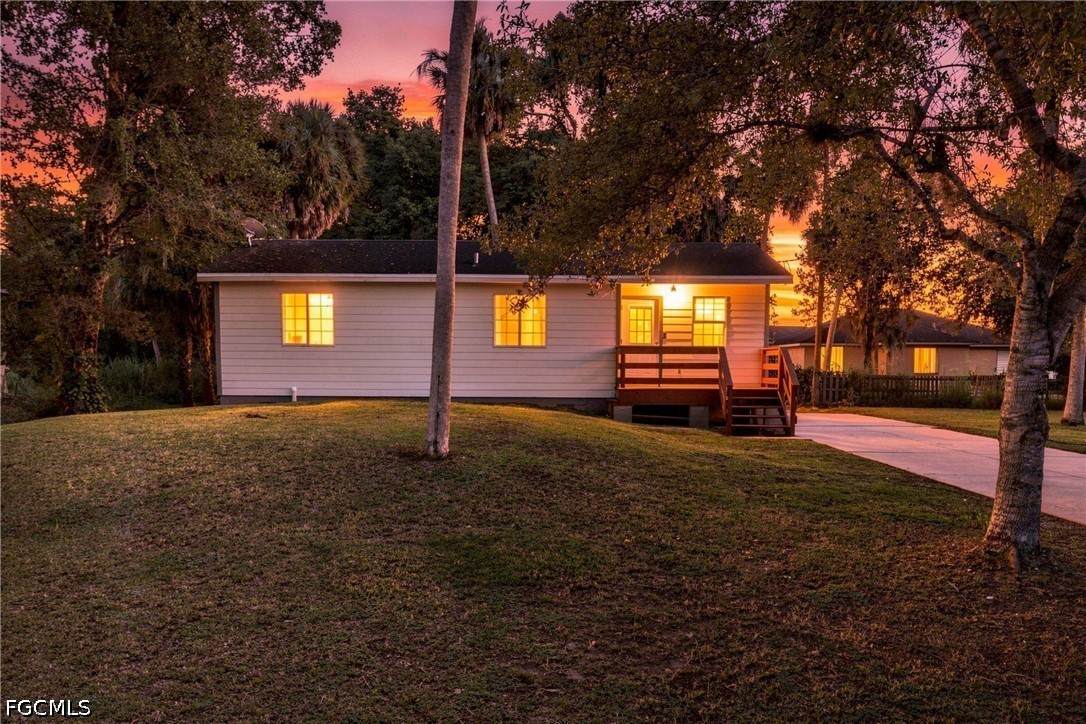 3711 Teakwood Street - Photo 1