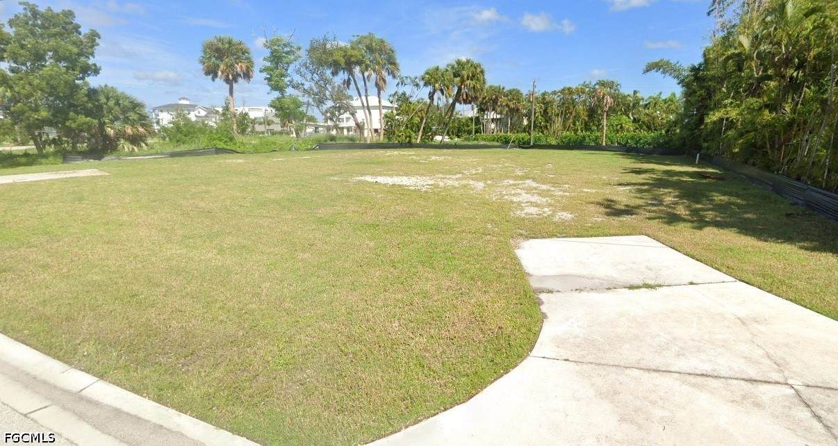 961 San Carlos Court - Photo 1