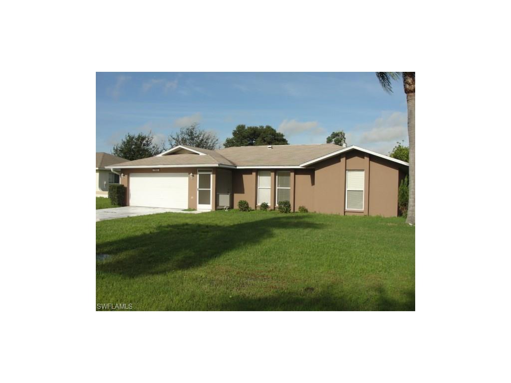708 SE 11th Pl, Cape Coral, FL 33990 (#216059935) :: Homes and Land Brokers, Inc