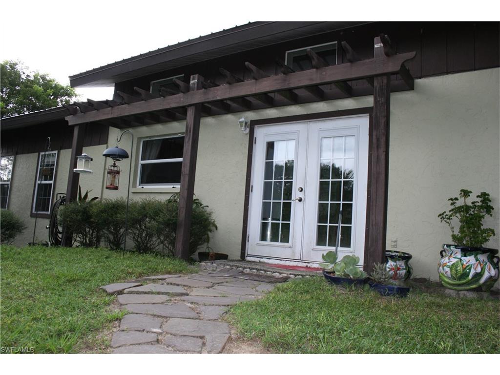 22221 Luckey Lee Ln, Alva, FL 33920 (#216064657) :: Homes and Land Brokers, Inc