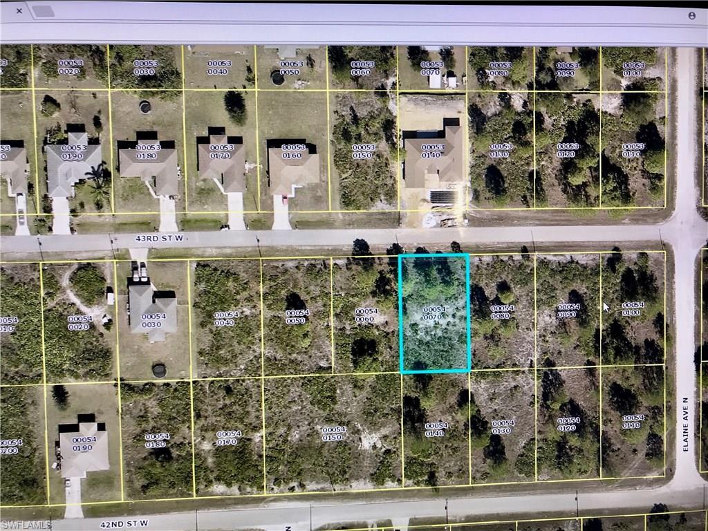 2707 43rd St - Photo 1