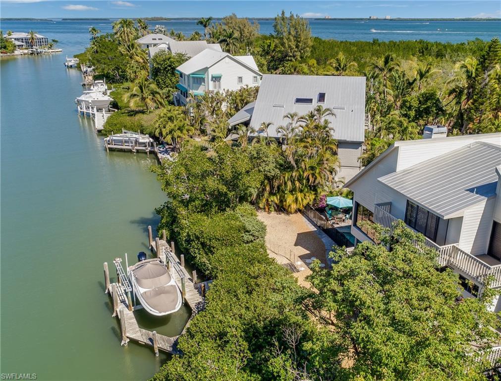 1743 Venus Dr - Photo 1