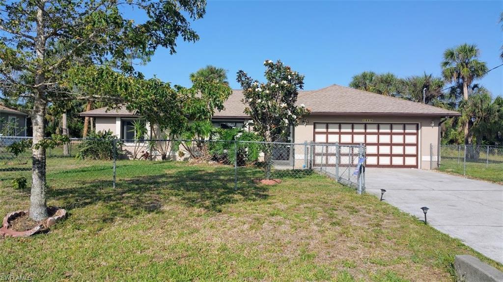 3060 Beechwood Cir - Photo 1