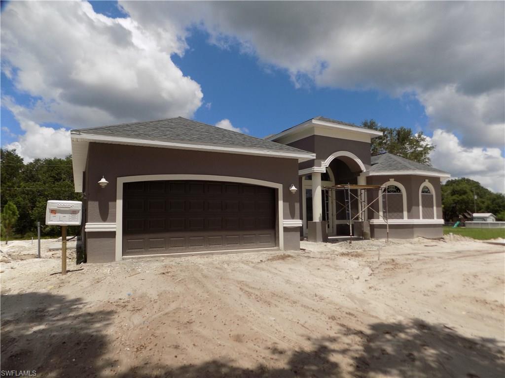 1811 Wellington Ave - Photo 1