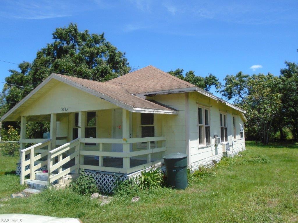 3843 Lora St - Photo 1