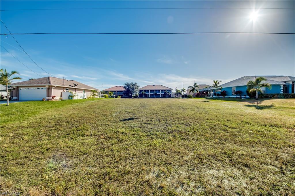 906 47 St - Photo 1