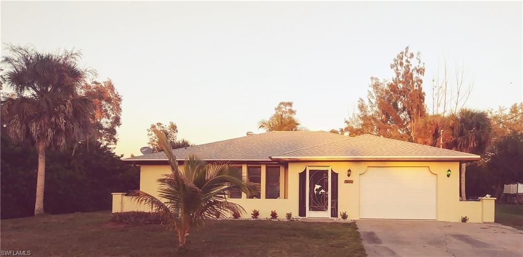 2560 Rose Ave - Photo 1