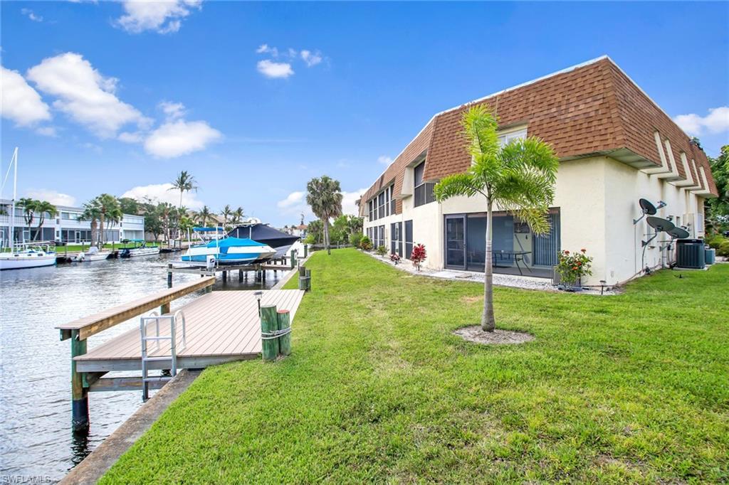 5111 Manor Ct - Photo 1