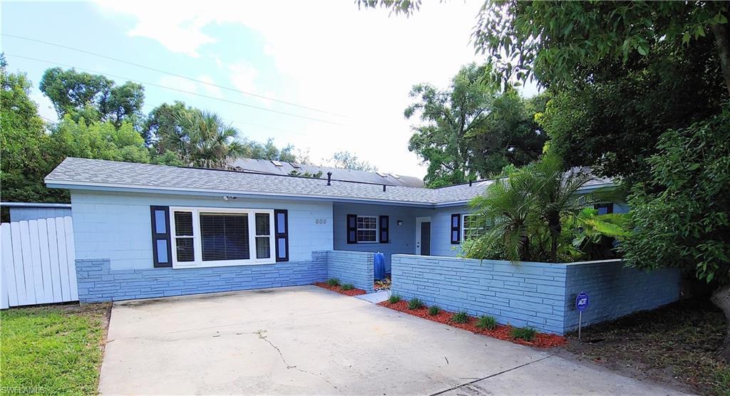 656 Sherwood Ct - Photo 1