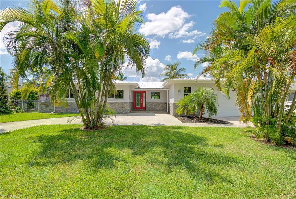 5330 Bayshore Ave - Photo 1