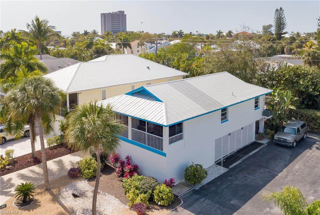 325 Mango St - Photo 1