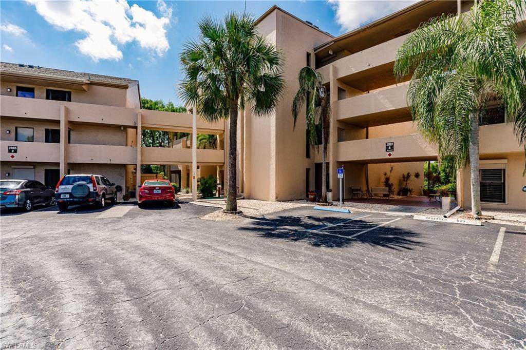 2067 Lakeview Blvd - Photo 1
