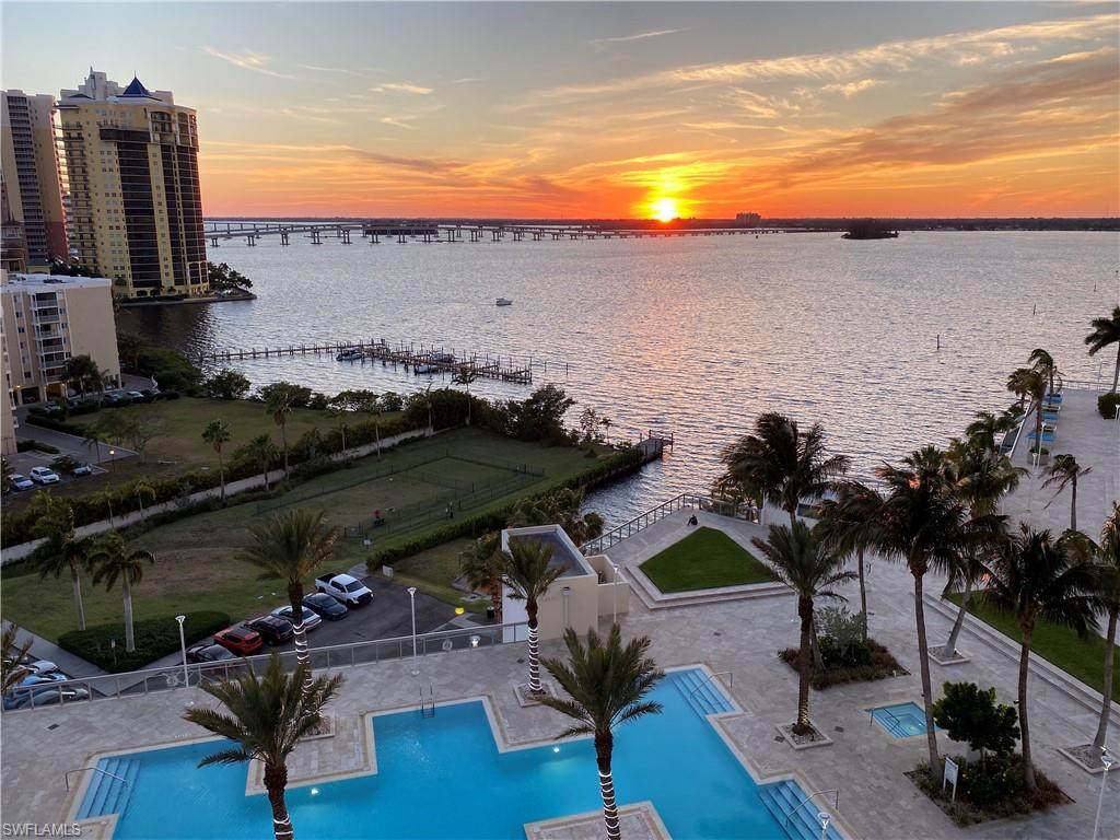 3000 Oasis Grand Boulevard - Photo 1