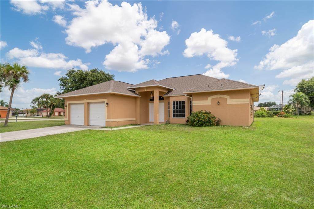 1641 Country Club Parkway - Photo 1