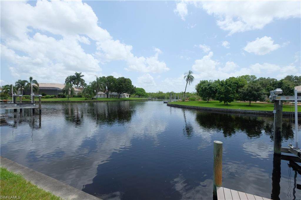 6738 Griffin Boulevard - Photo 1