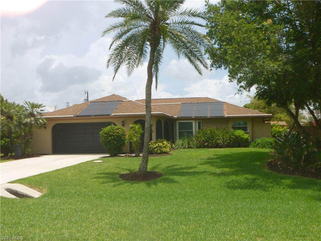 1647 Country Club Parkway - Photo 1