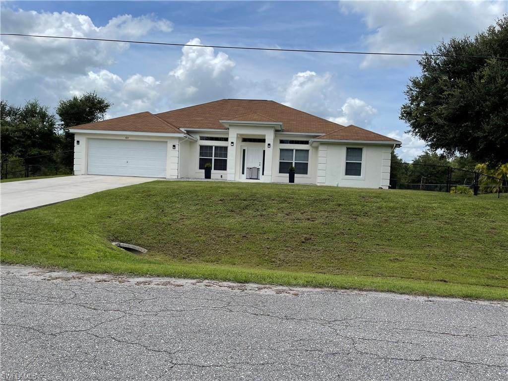 815 Hibiscus Avenue - Photo 1