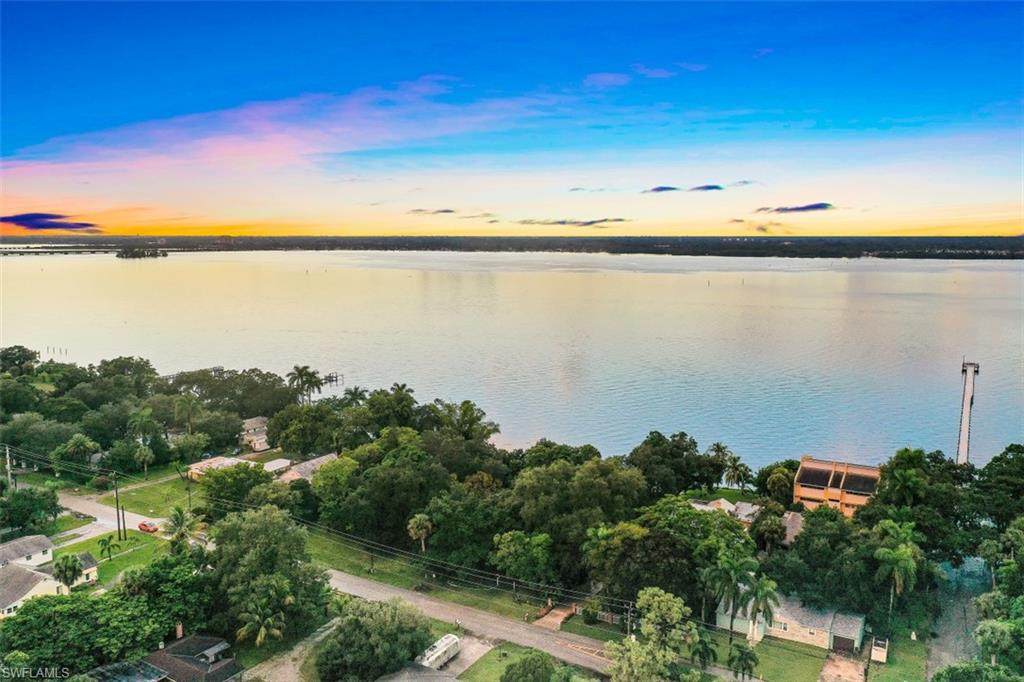 E Riverside Drive - Photo 1