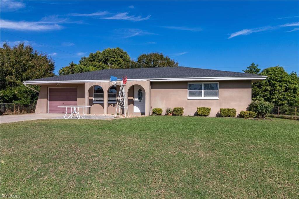 715 Buchanan Avenue - Photo 1