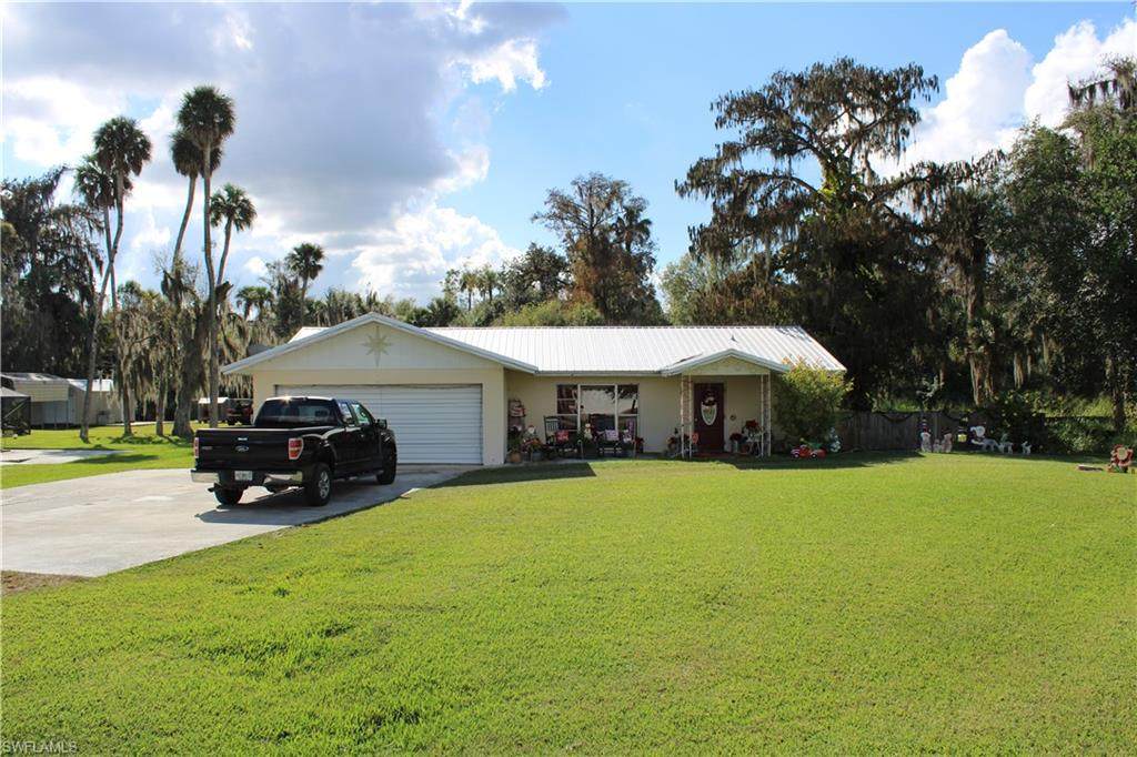 1747 Caloosa Estates Court - Photo 1