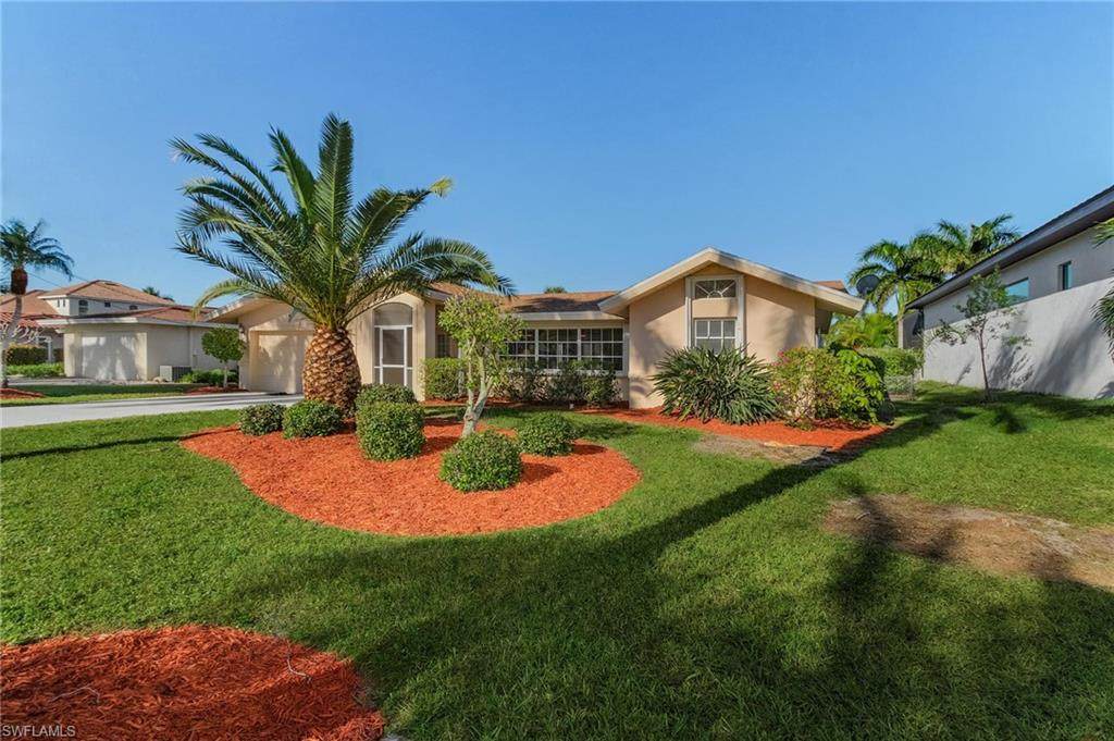 913 Dolphin DR