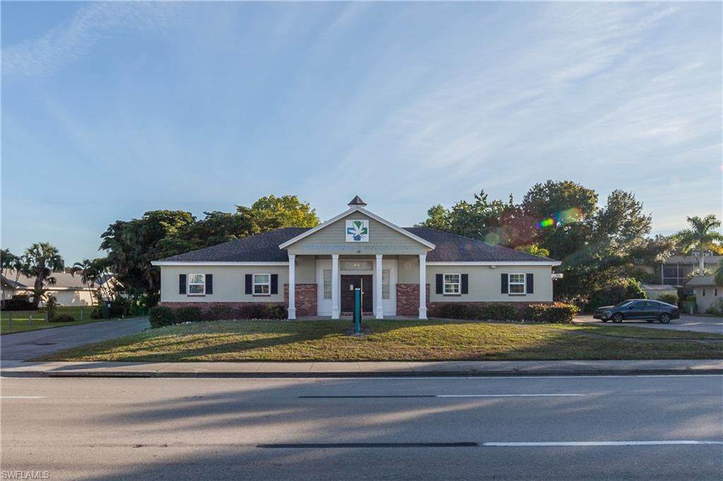 1570 Colonial Boulevard - Photo 1