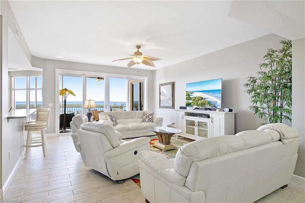 6061 Silver King Boulevard - Photo 1
