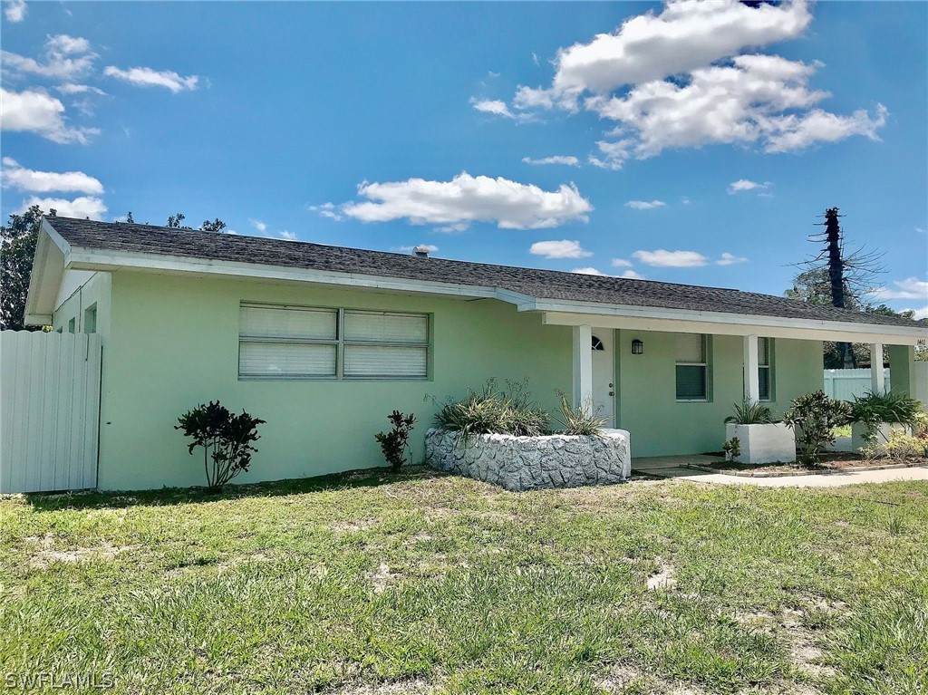 1402 Alwynne Drive - Photo 1
