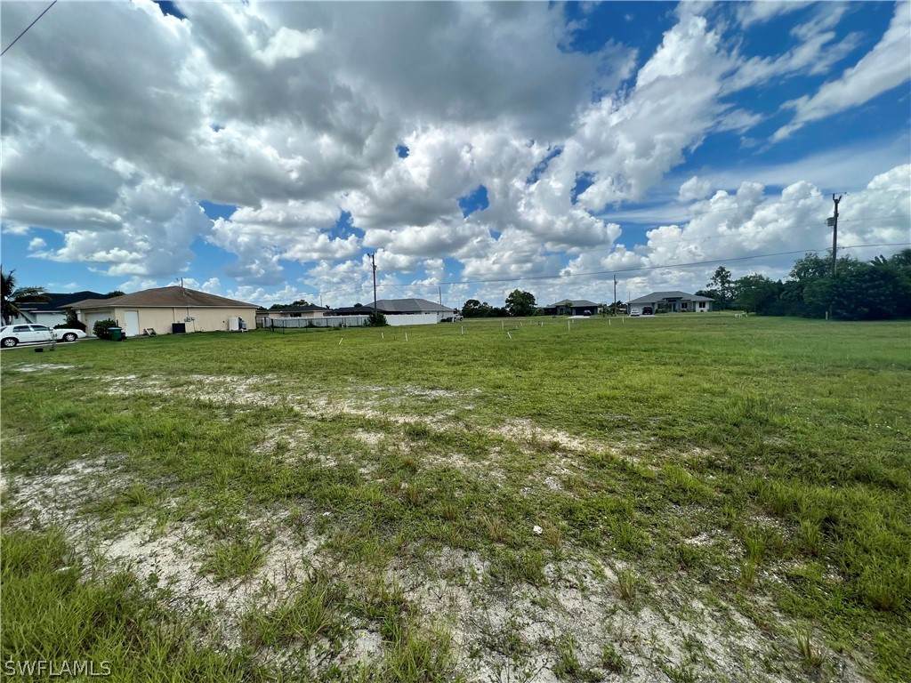 615 Tropicana - Photo 1