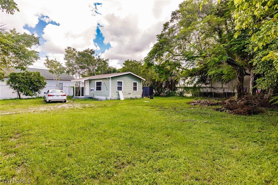 2426 Stella Street - Photo 1