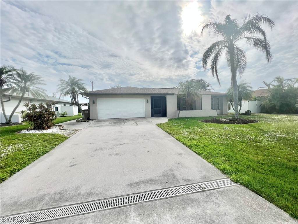 546 33rd Terrace - Photo 1