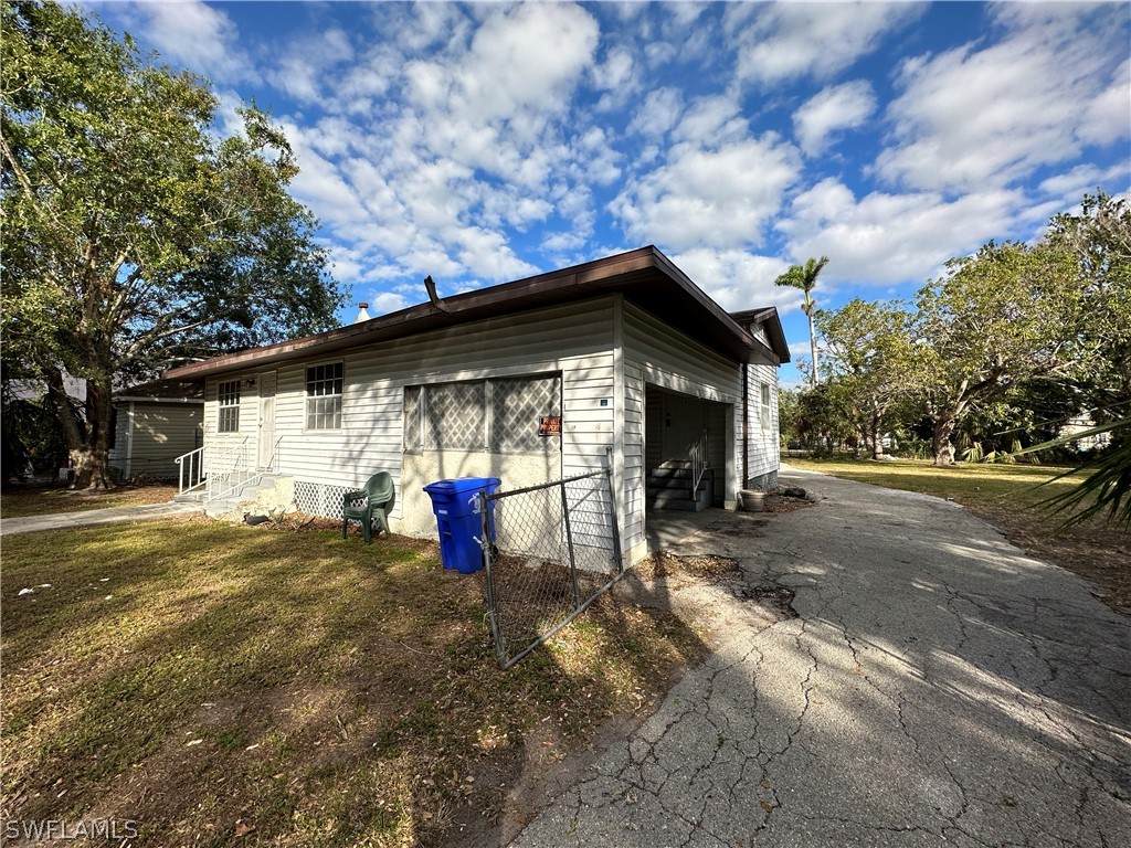2115 Crawford Street - Photo 1