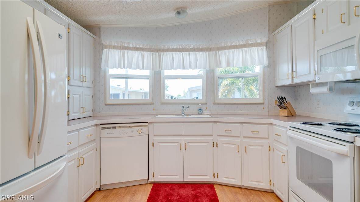 205 Sun Drive - Photo 1