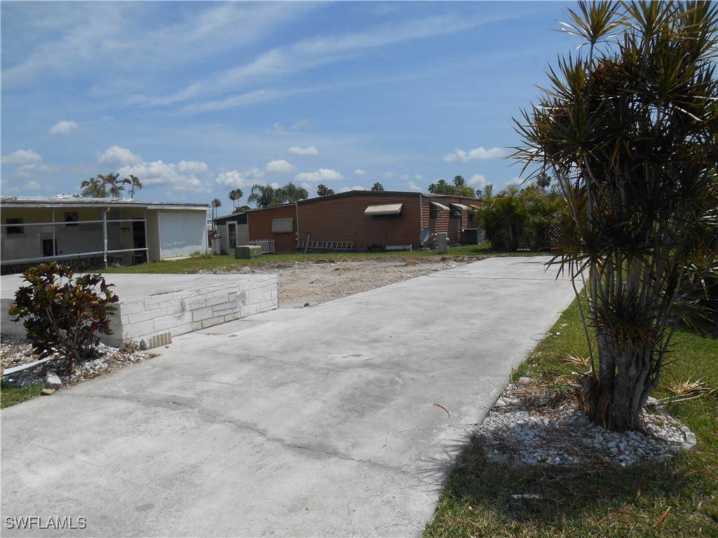 253 Hamlin Drive - Photo 1