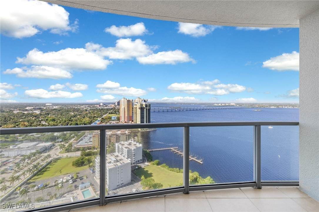 3000 Oasis Grand Boulevard - Photo 1