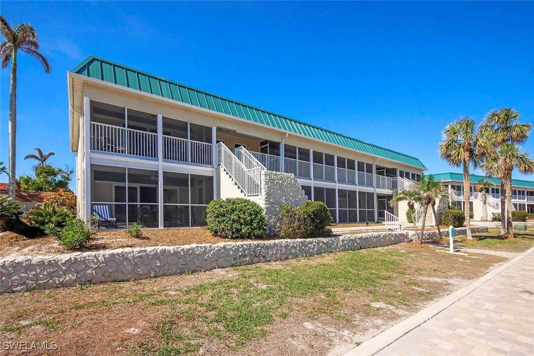 827 Gulf Drive - Photo 1