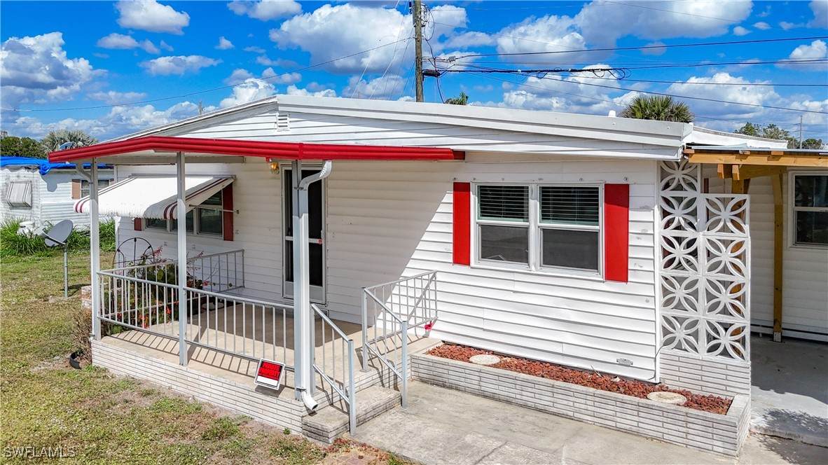 139 Gaslight Avenue - Photo 1