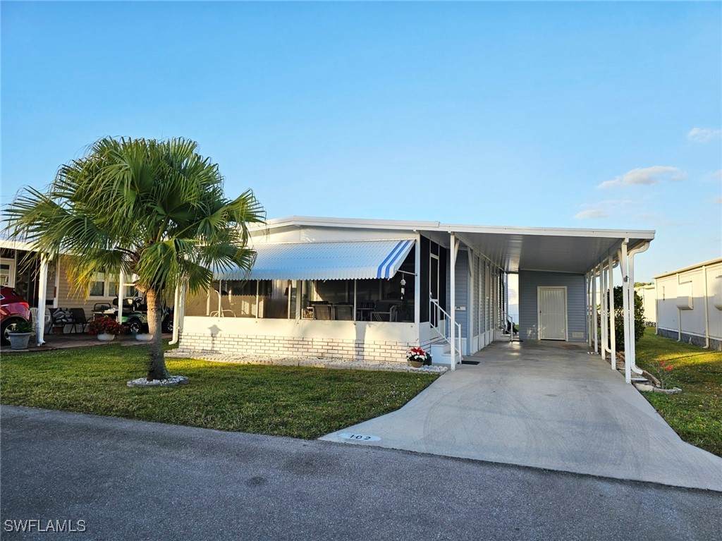 102 Poinsettia Drive - Photo 1