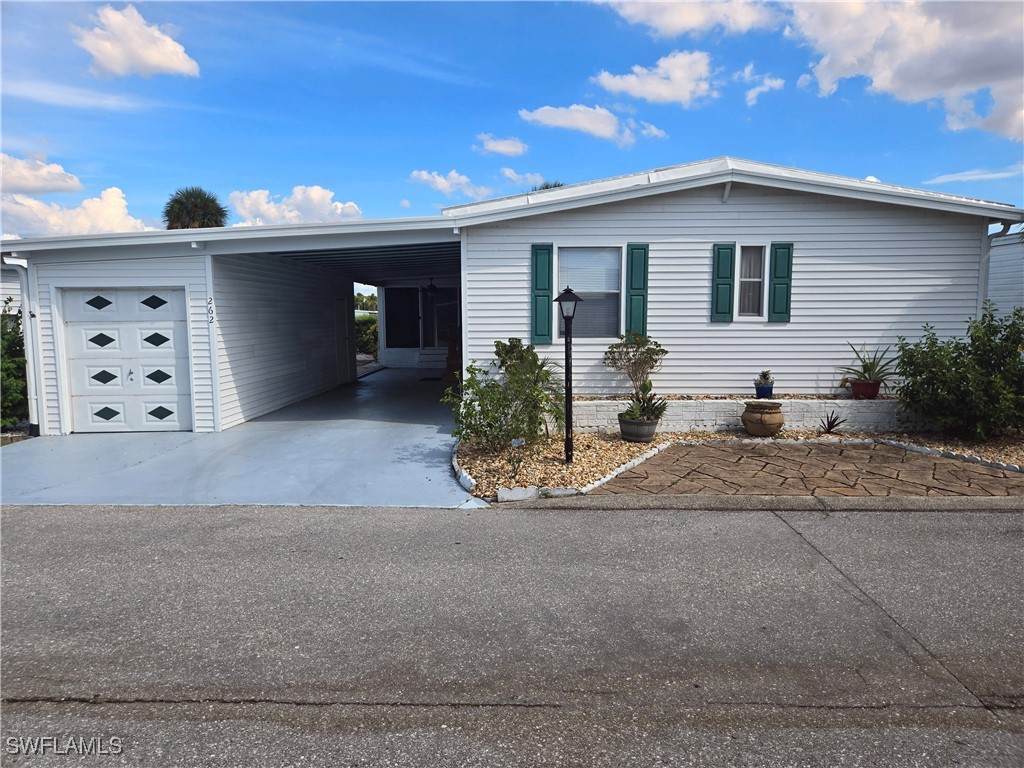 262 Palmer Boulevard - Photo 1
