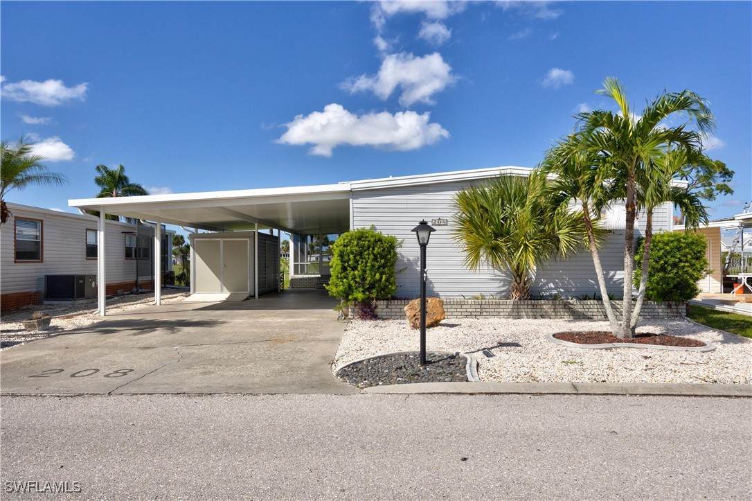 208 Nicklaus Boulevard - Photo 1